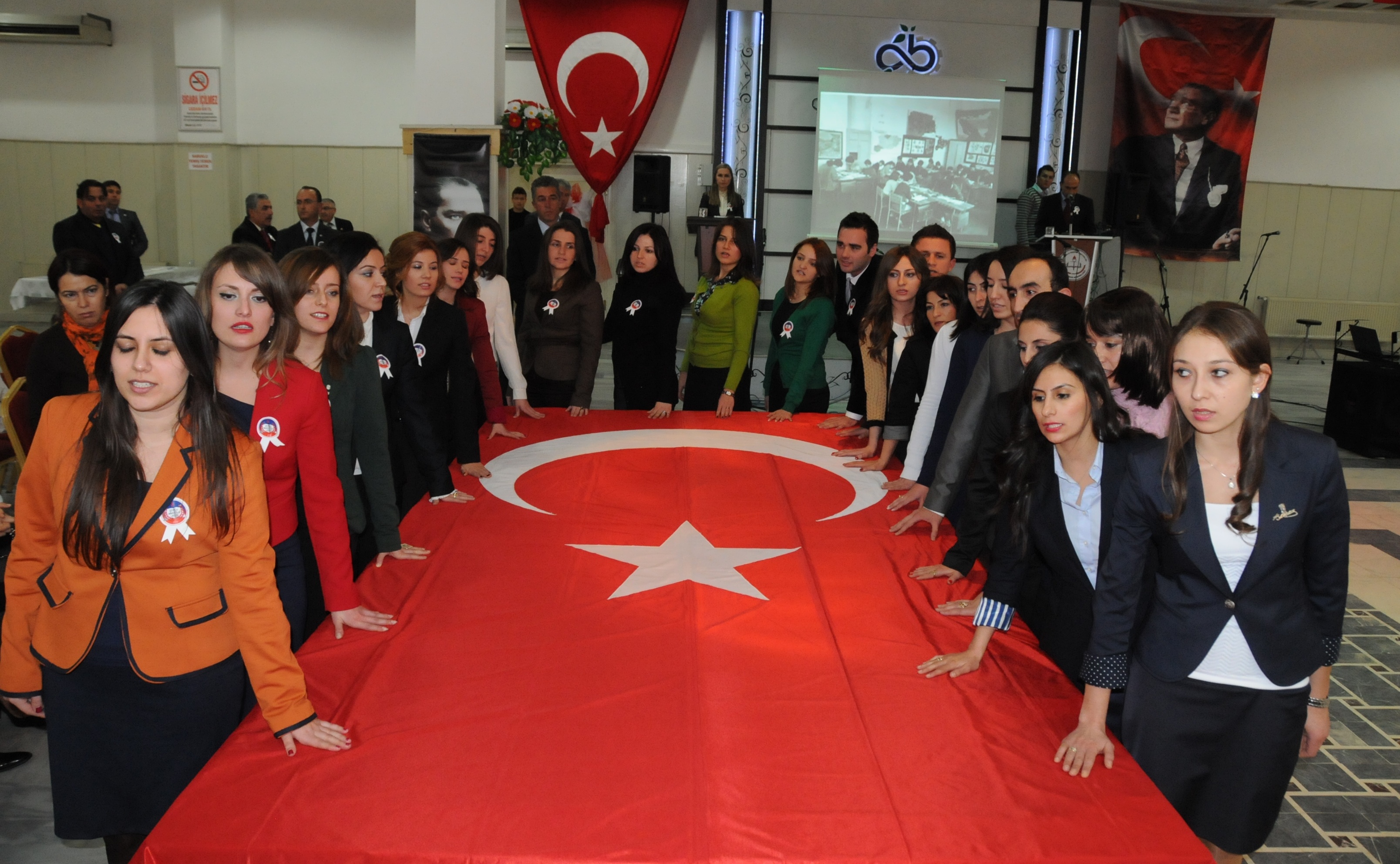 24 Kas�m ��retmenler G�n�n� Kutlad�k