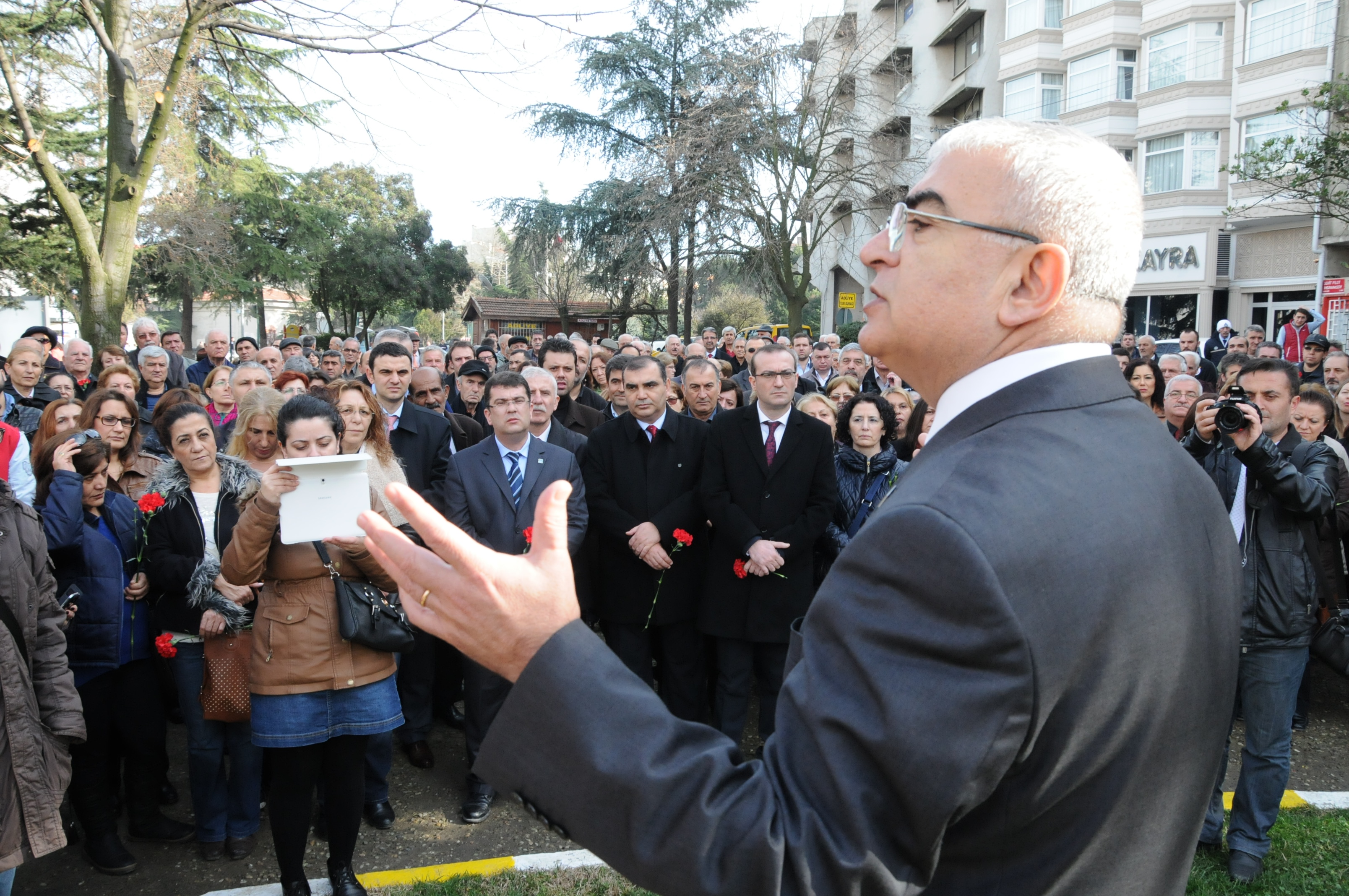 U�ur Mumcu�yu �l�m Y�ld�n�m�nde And�k