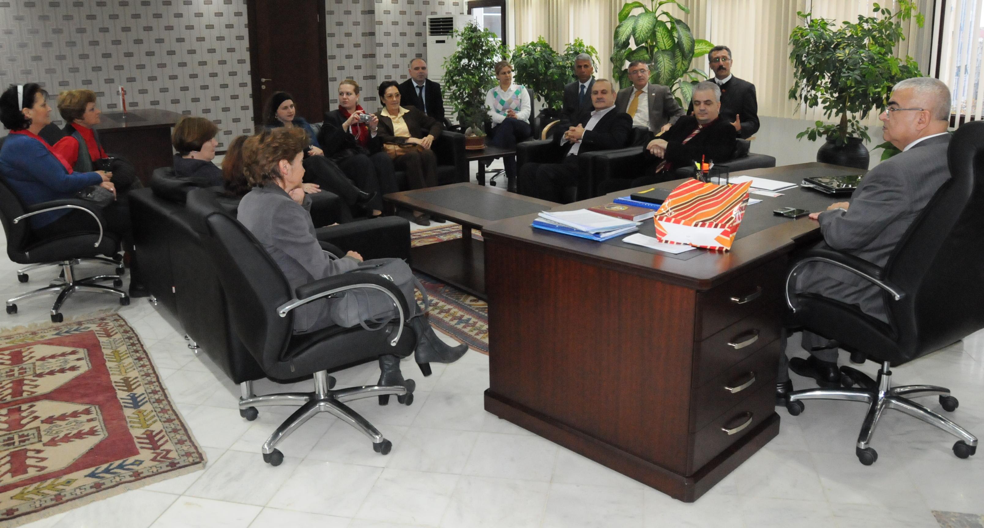 Romanyal� ��retmenlerden Belediyemize Ziyaret