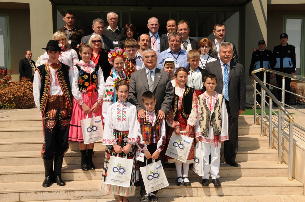 �ocuk Festivalinde G�n�llerin Karde�li�i