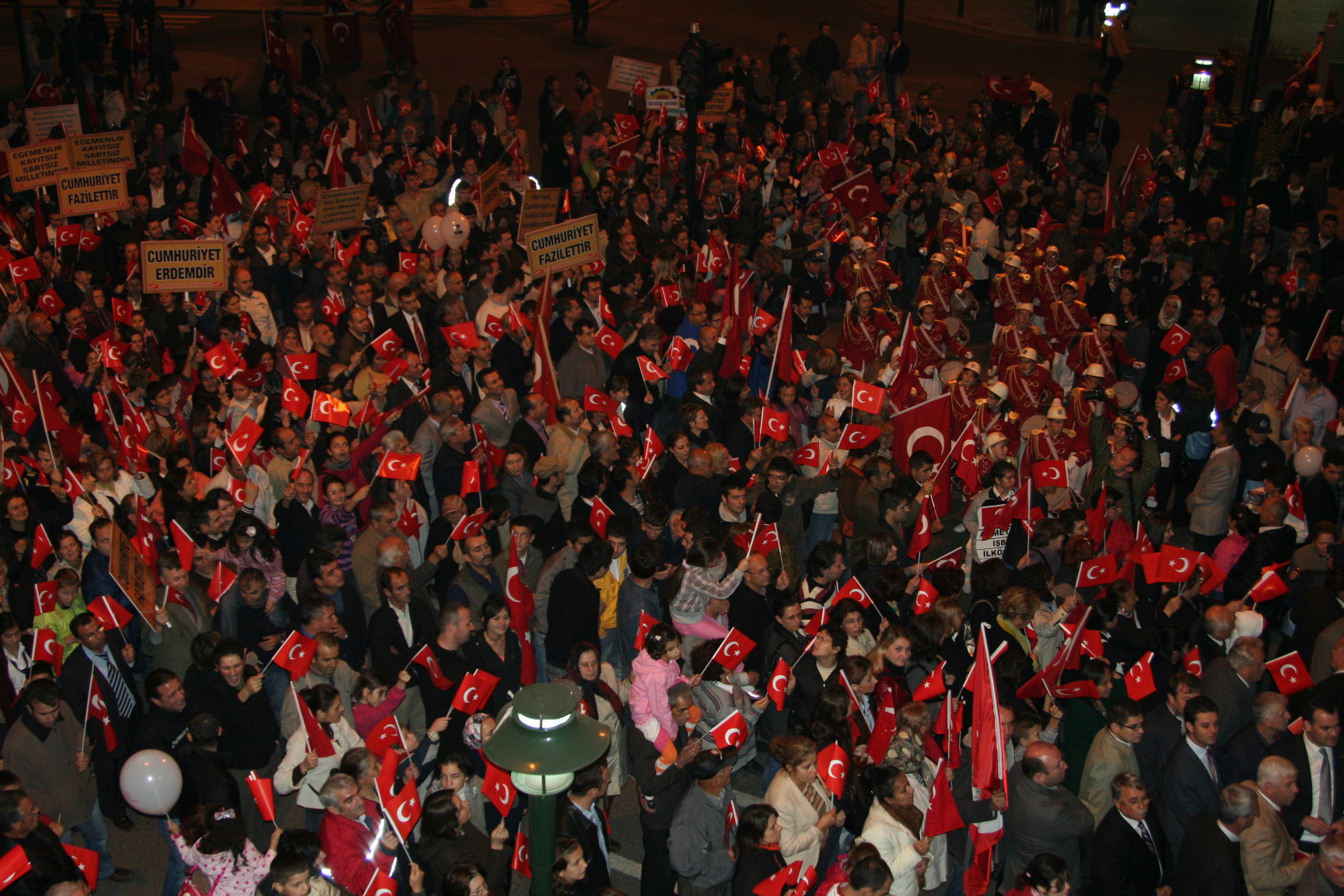 28 Ekim�de Cumhuriyet Y�r�y��� D�zenlenecek
