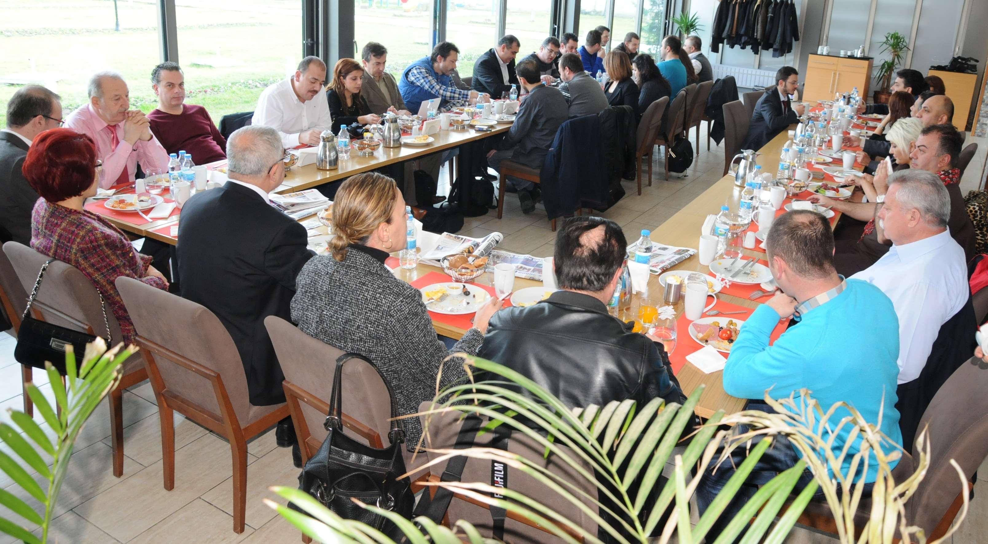 Baysan Gazetecilerle Kahvalt�da Bir Araya Geldi