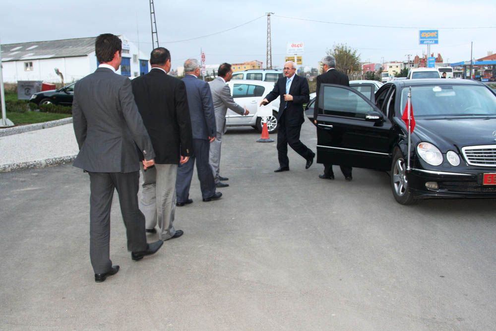 Vali Kemelekten Bakan Baysana Ziyaret