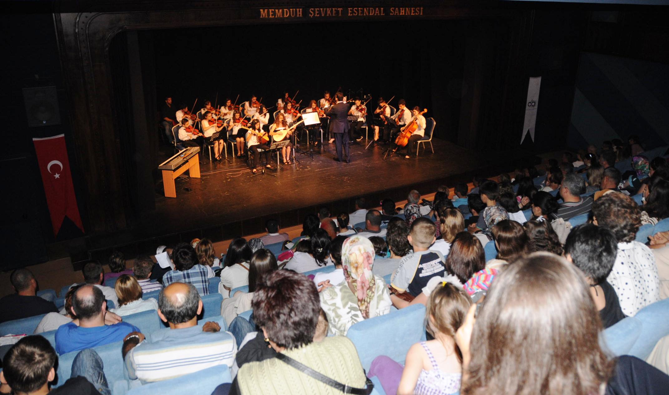 Belediye Kursiyerleri Konser Verdi