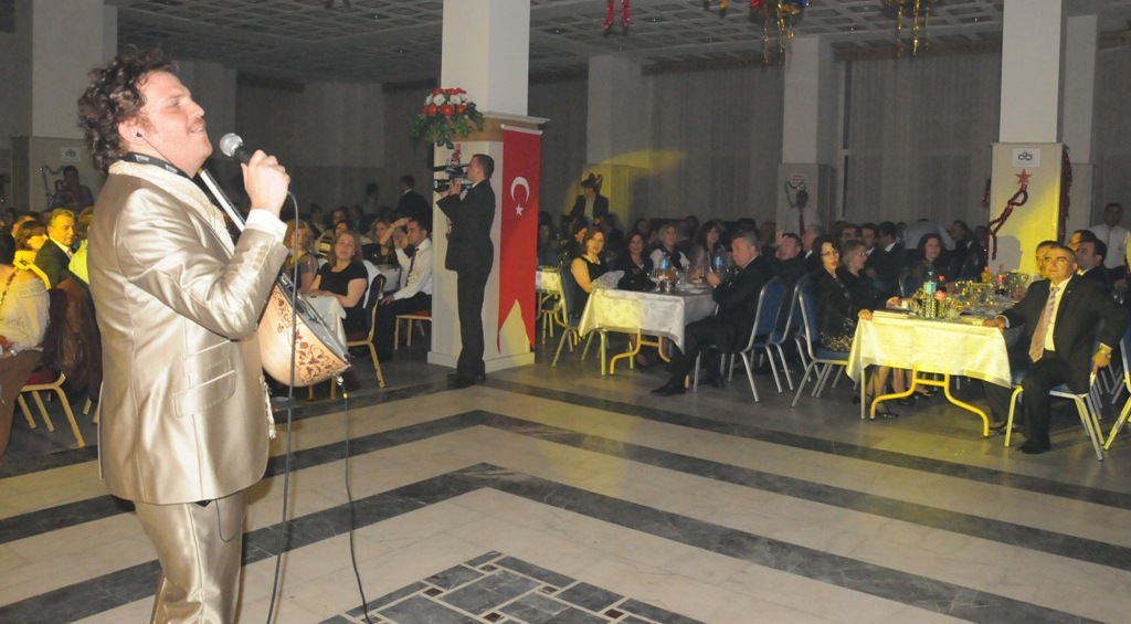 Ba�kan Baysan Belediye Personeline Yemek Verdi