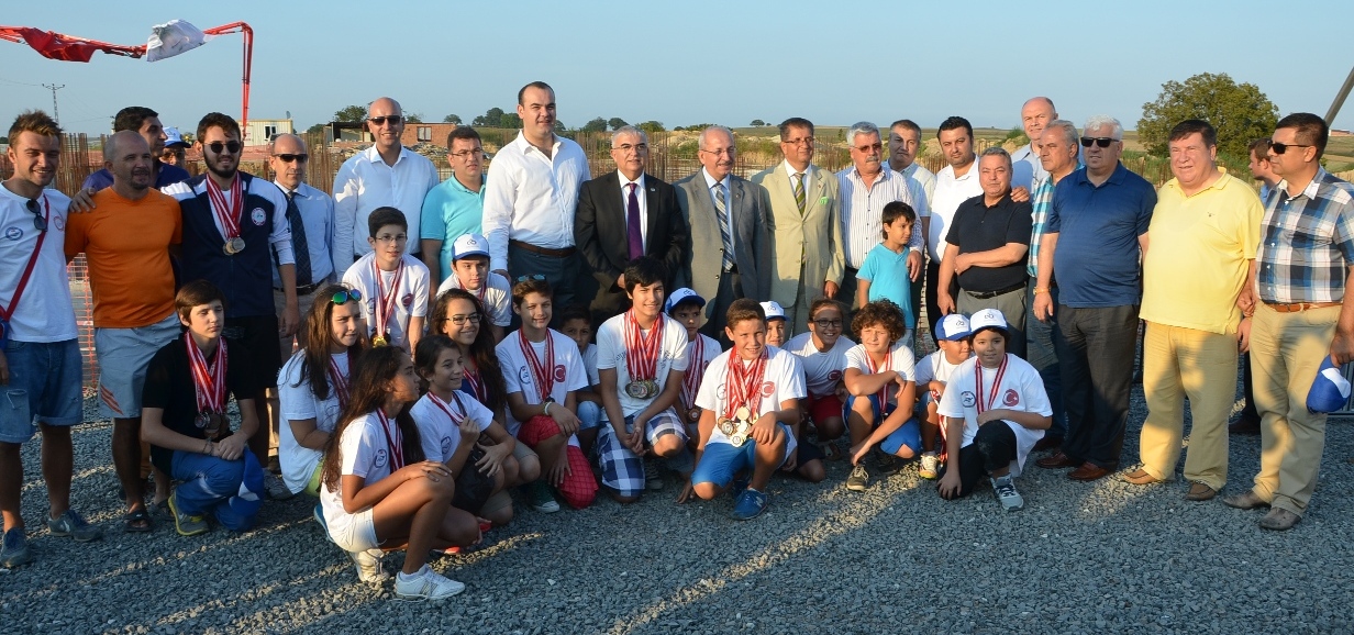 Yar Olimpik Yzme Havuzunun Temel Atma Treni Gerekletirildi