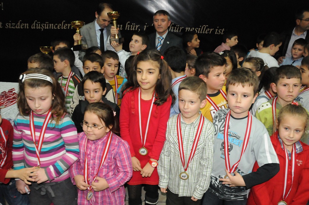 ��retmenler G�n� Satran� Turnuvas� D�zenlendi