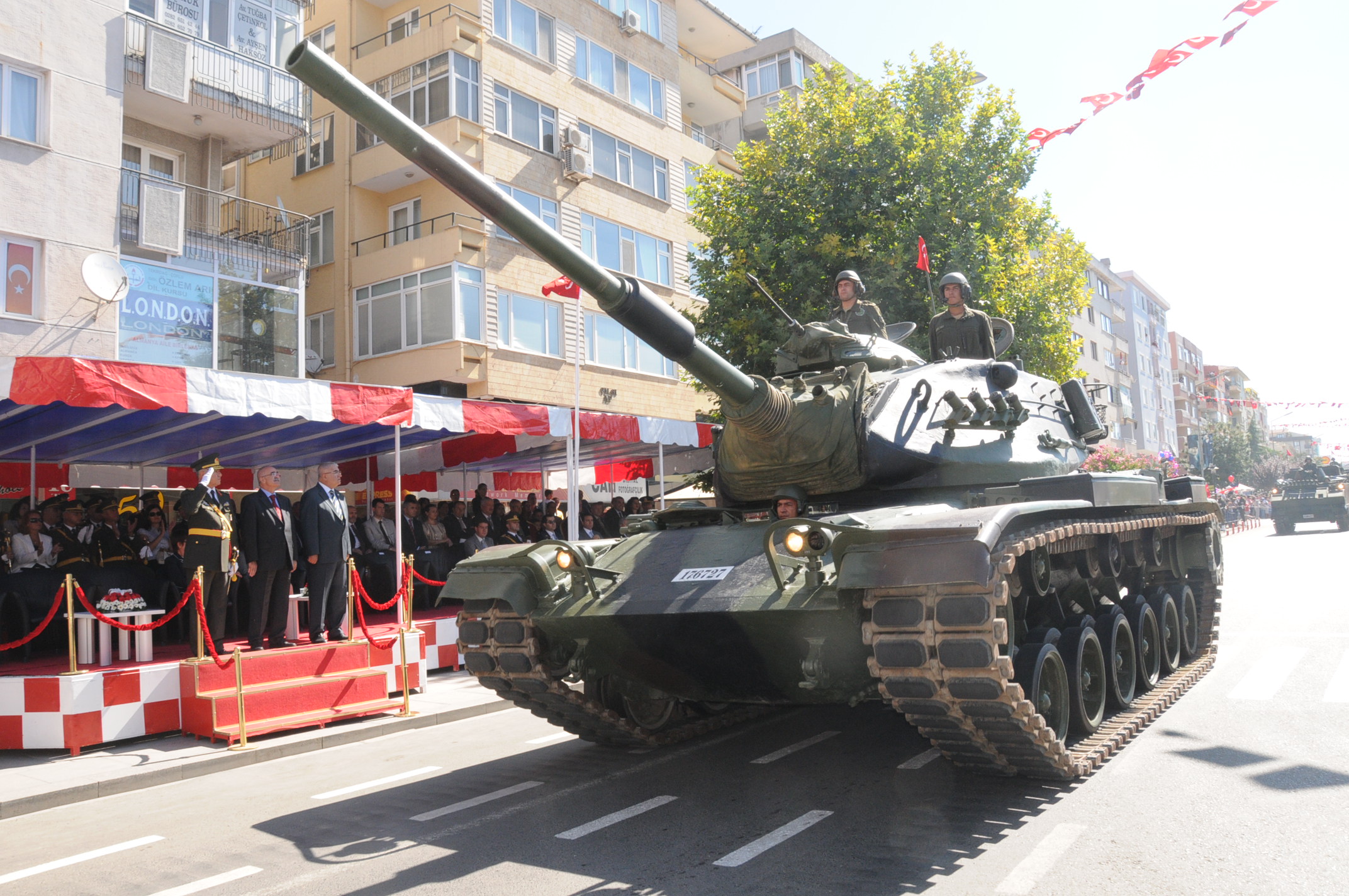 Zafer Bayram�n� Kutlad�k