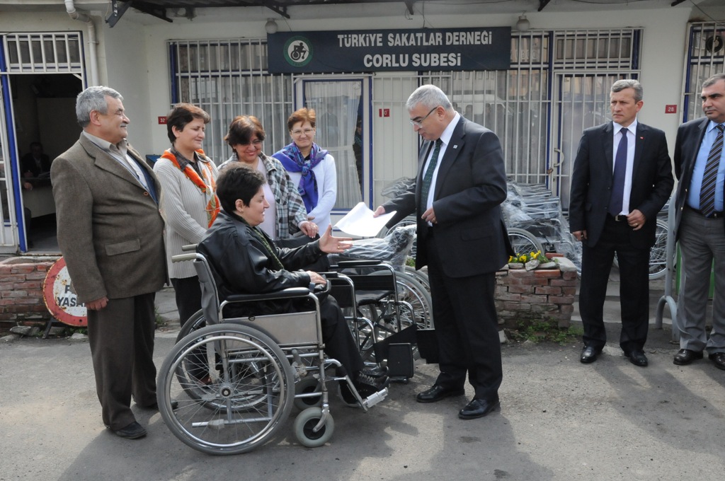 Sakatlar Derneine 20 Tekerlekli Sandalye Yardm