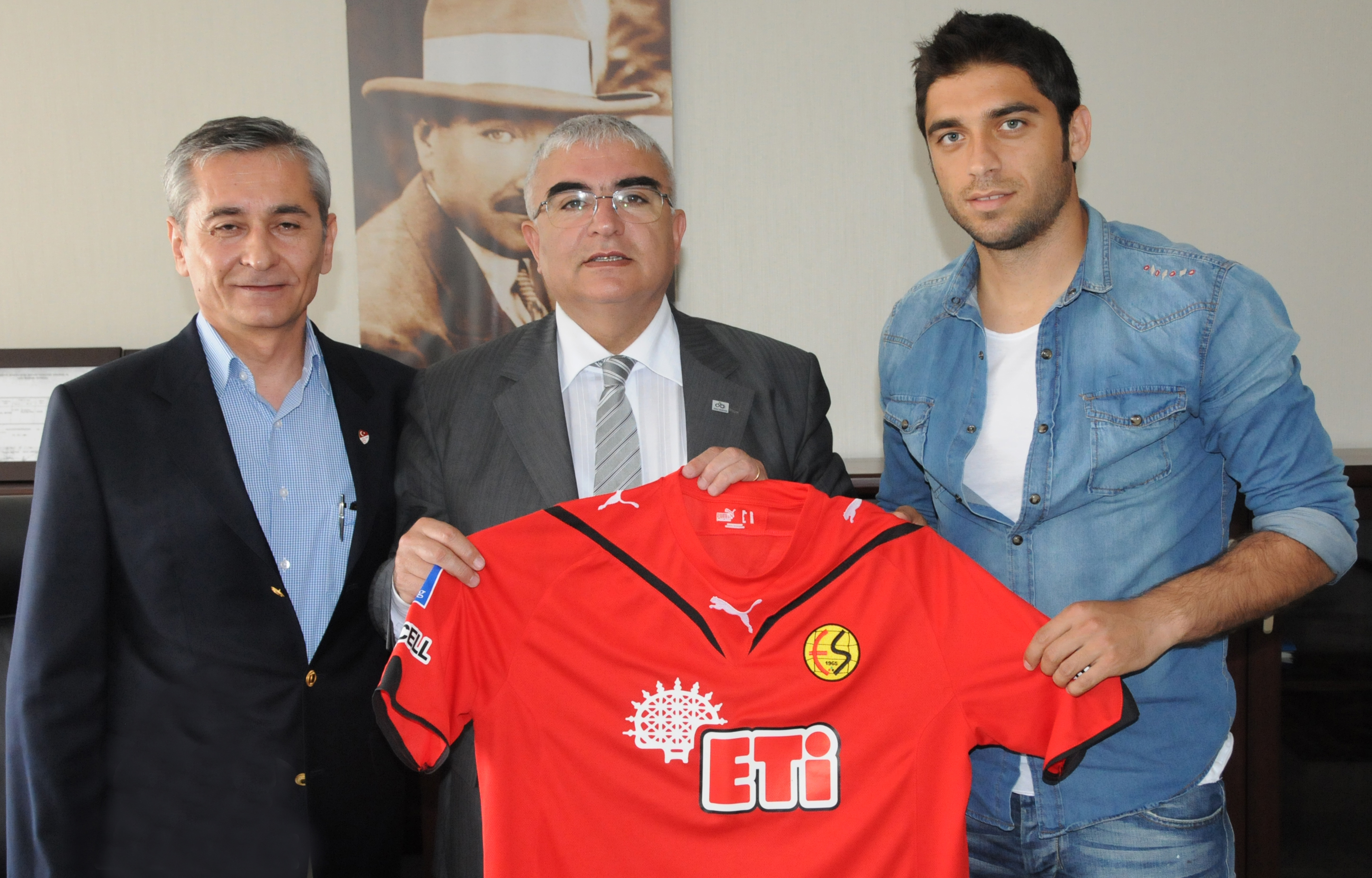 Eski�ehirspor Kaptan� Sezgin�den Baysan�a Ziyaret