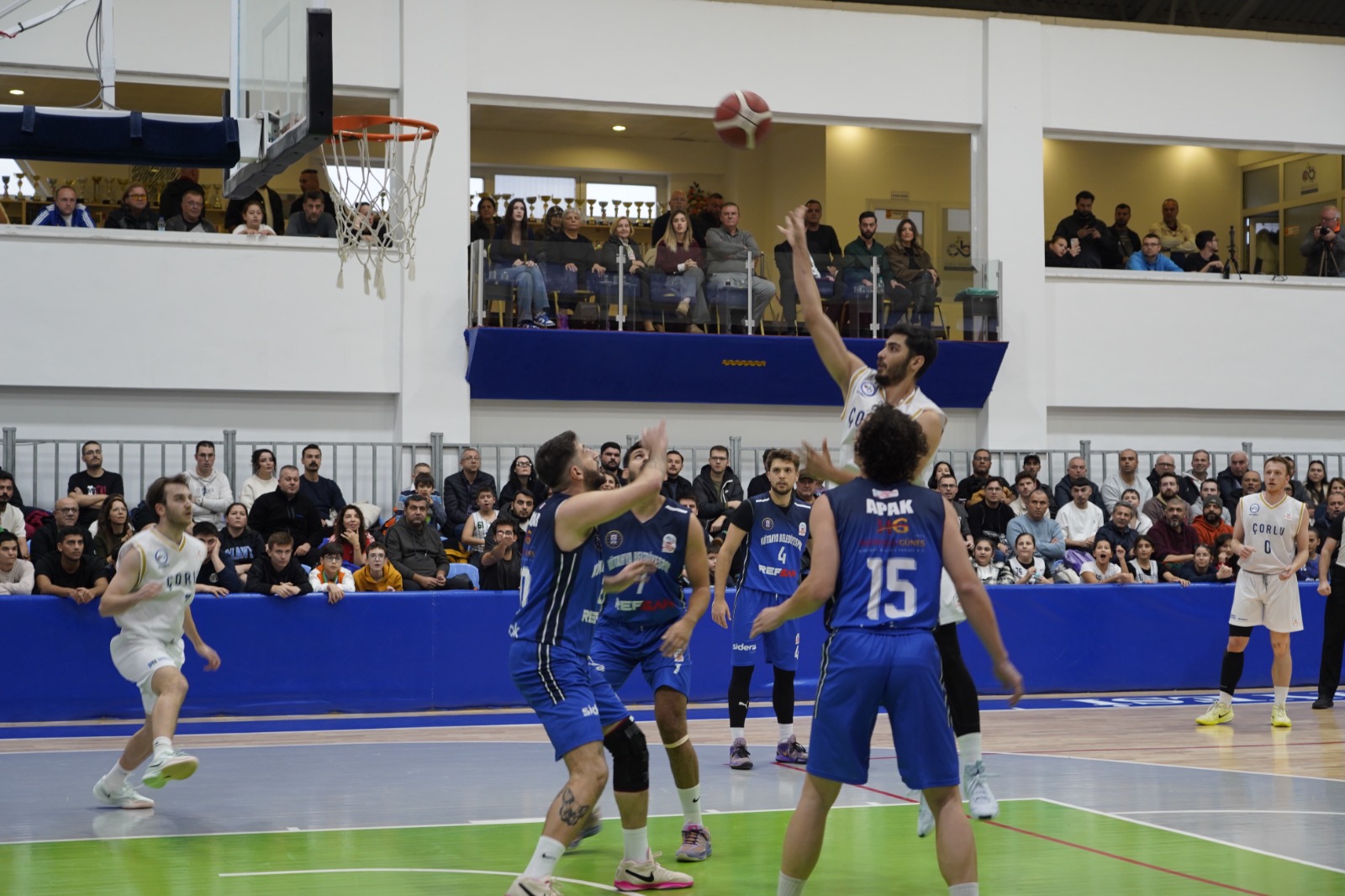 BSK Hem Basketbolda Hem de Voleybolda Kazand