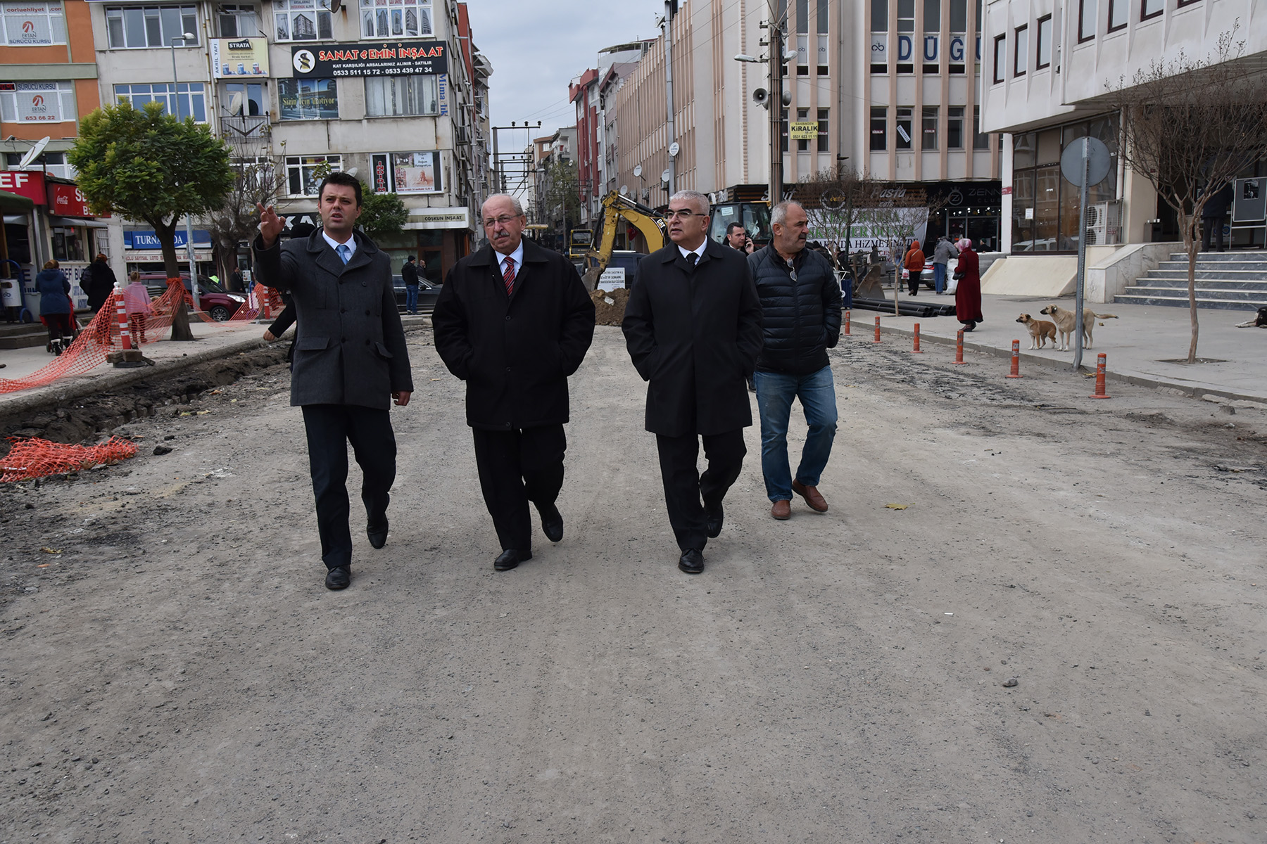 Bakanlar alma Sahasnda ncelemelerde Bulundu
