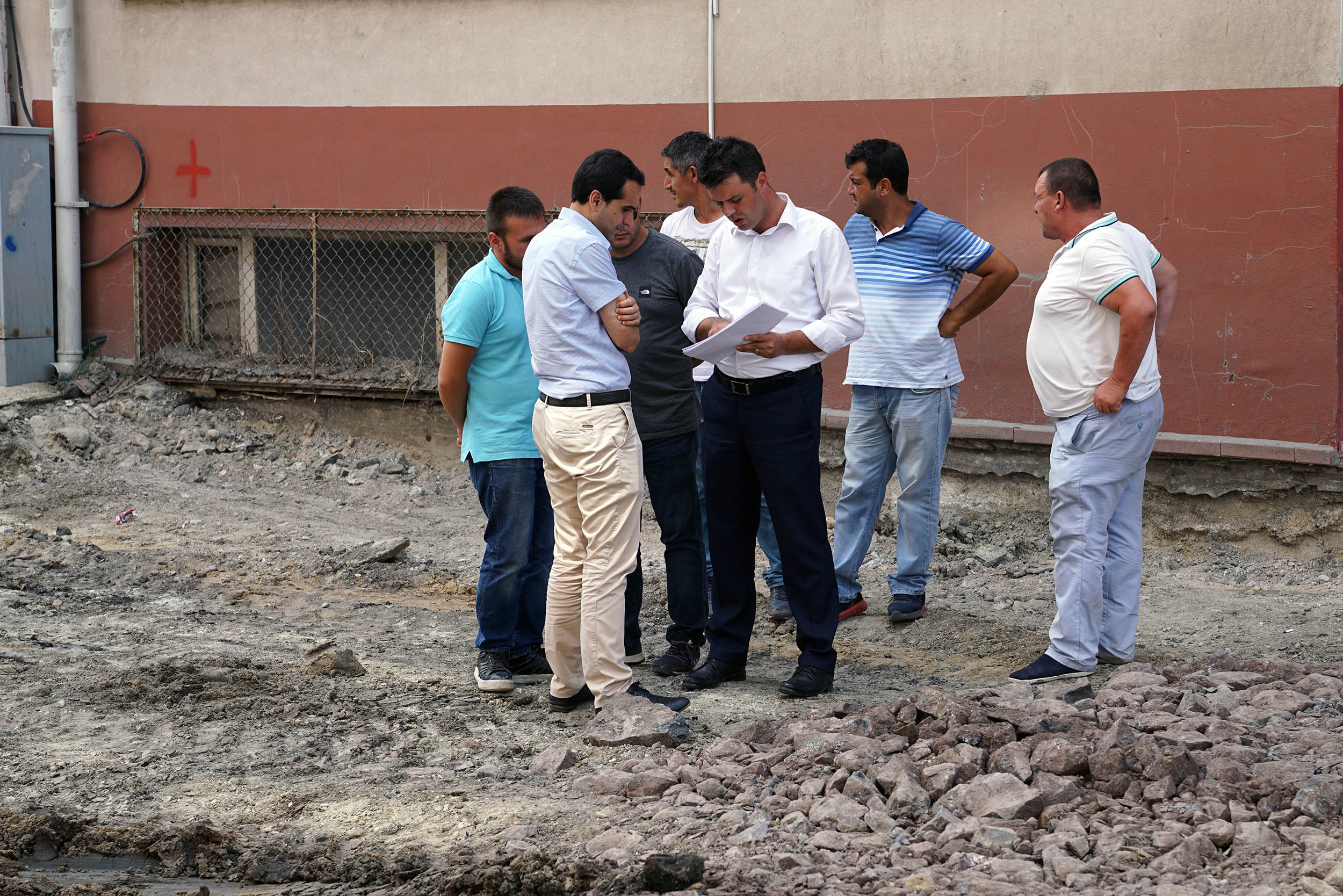 Bakan Sarkurt Erdal nn Caddesinde nceleme Yapt