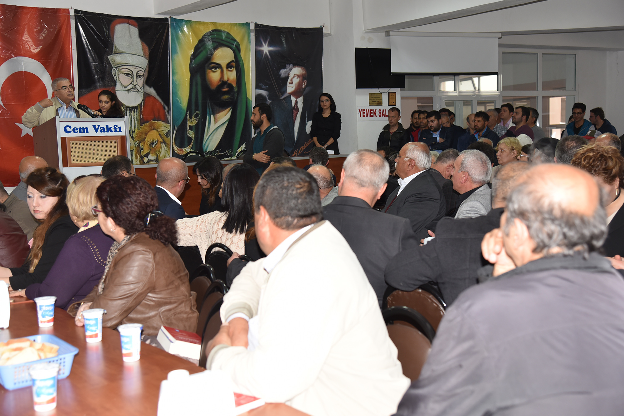 Ba�kan Baysan Cem Vakf� Anma Program�na Kat�ld�