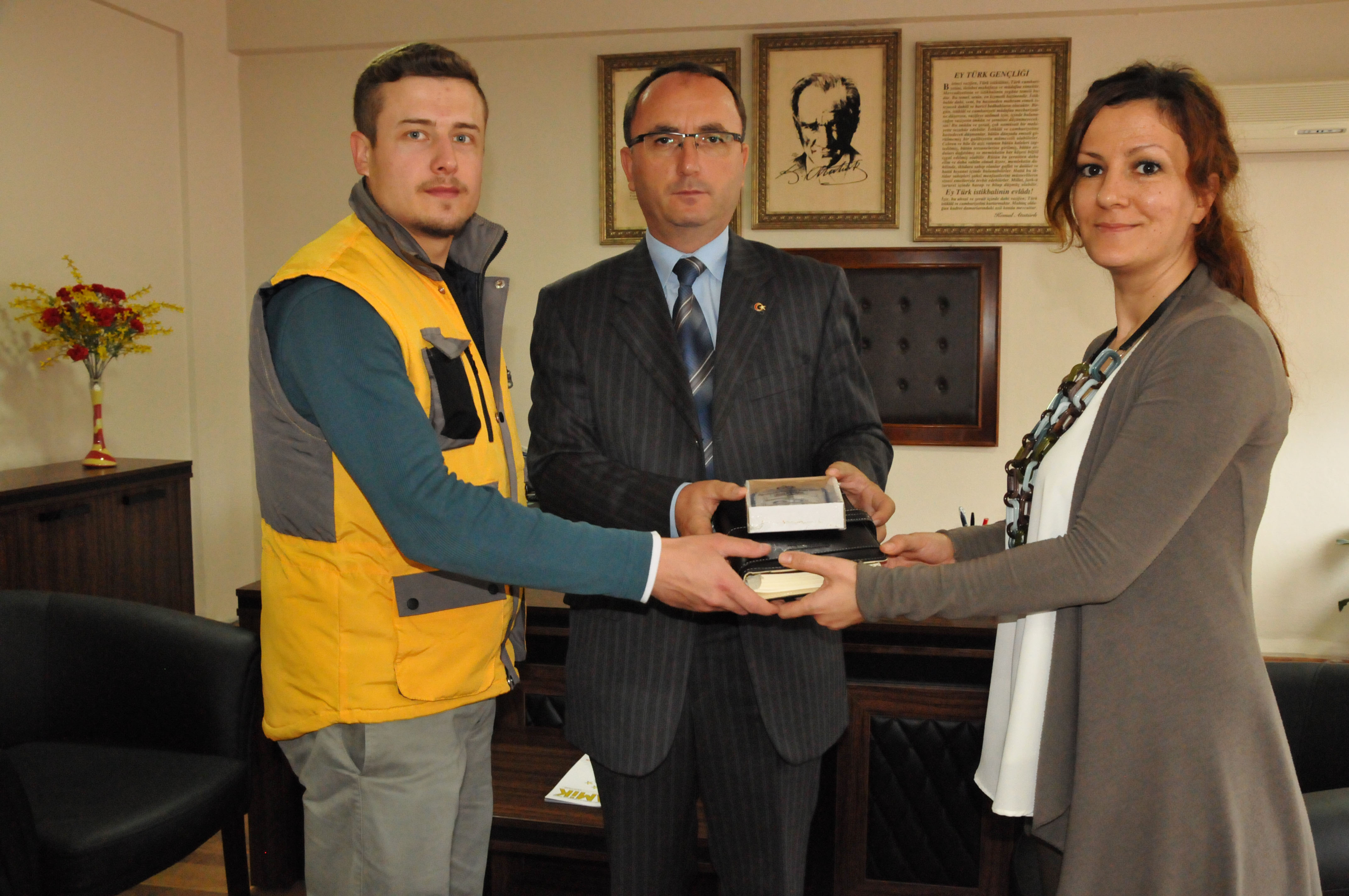 Bakan Baysandan retmenler Gn Hediyesi