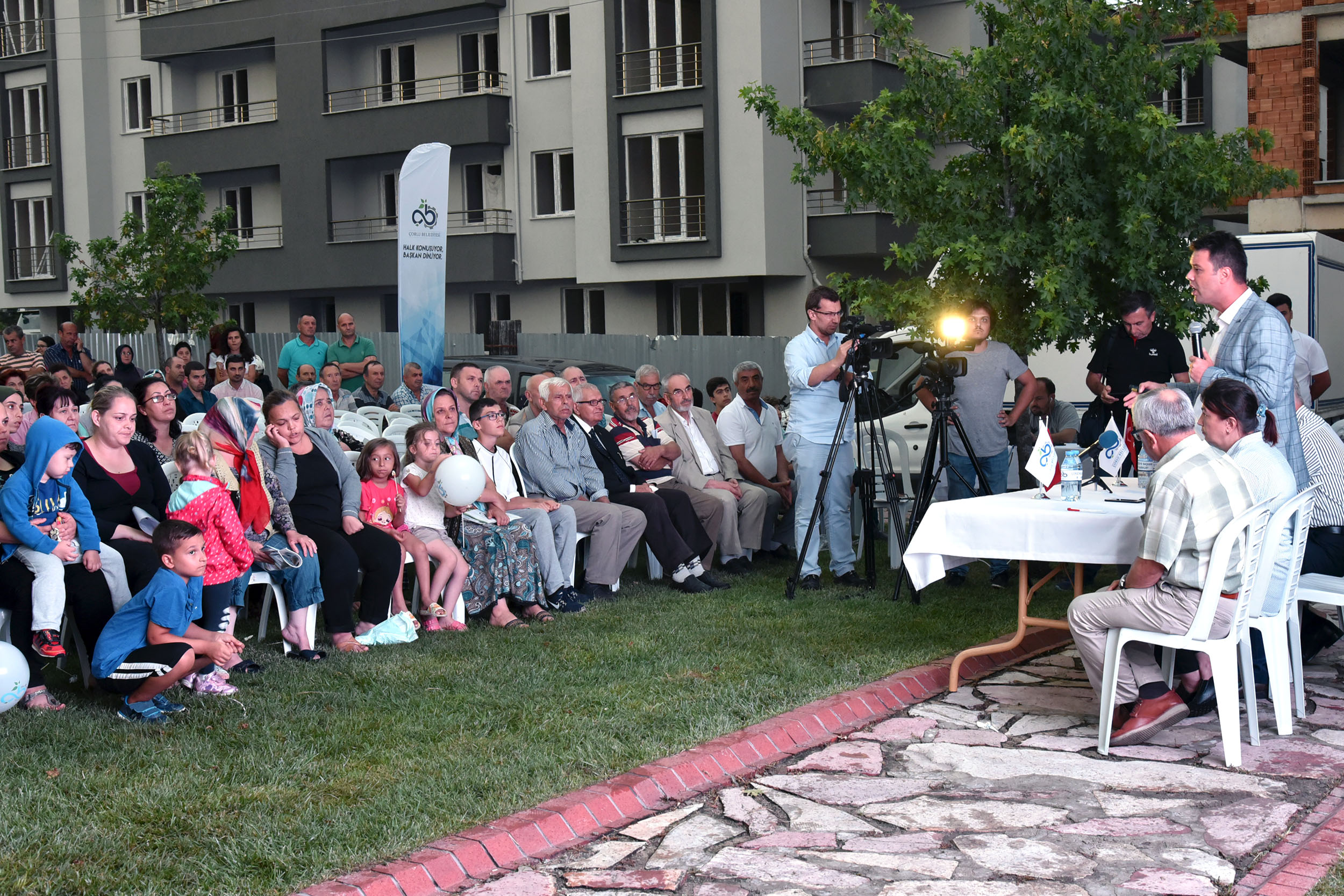 Hatip Mahalle Sakinleri Konutu, Bakan Sarkurt Dinledi