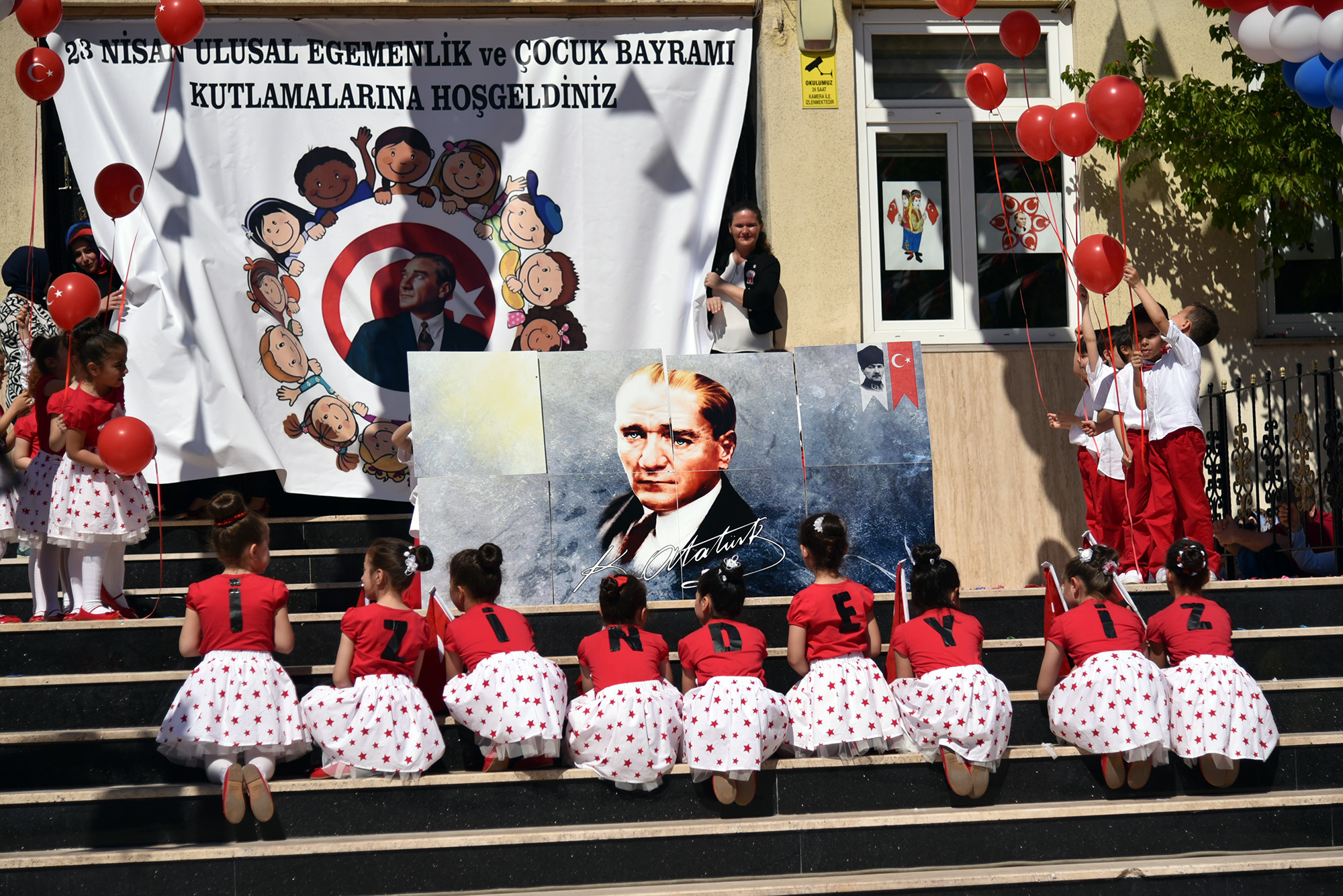 23 Nisan T�renlerle Kutland�