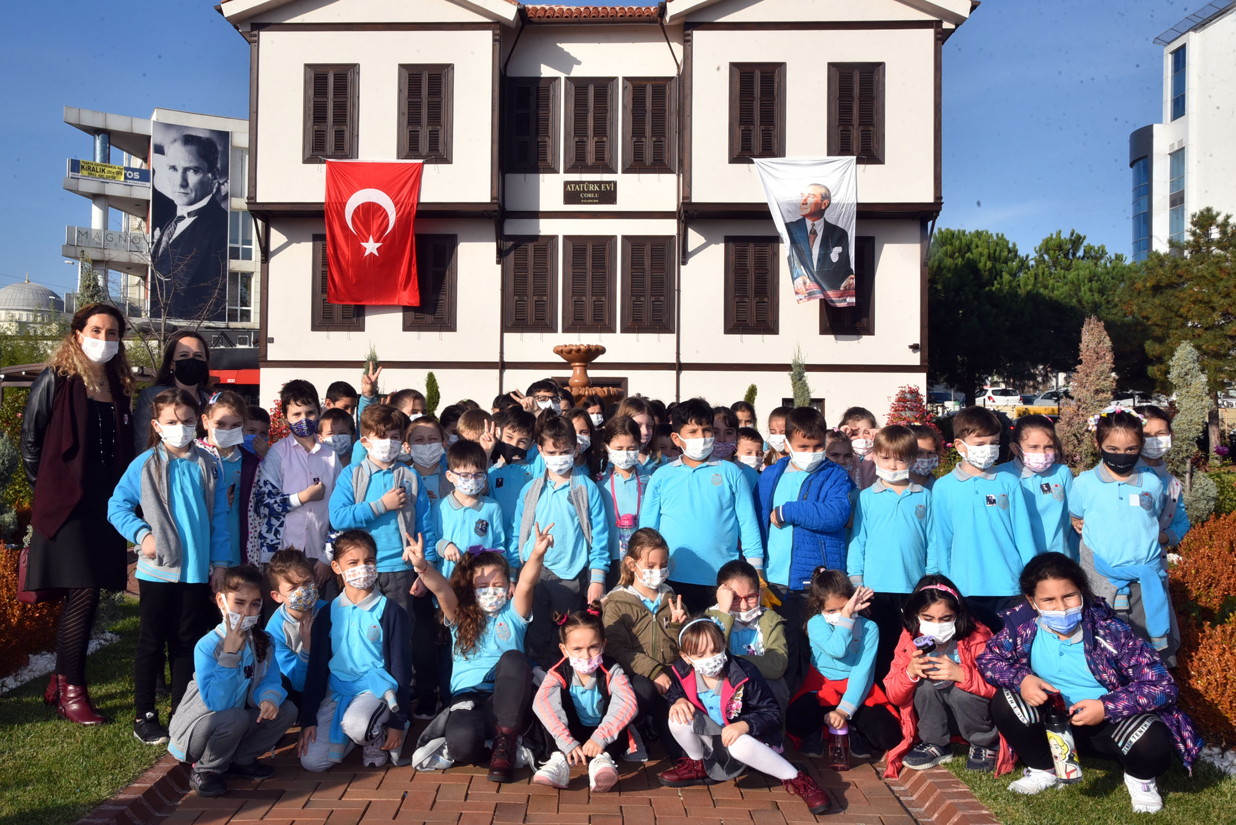 Atatürk Evi Ziyaretçi Akınına Uğradı