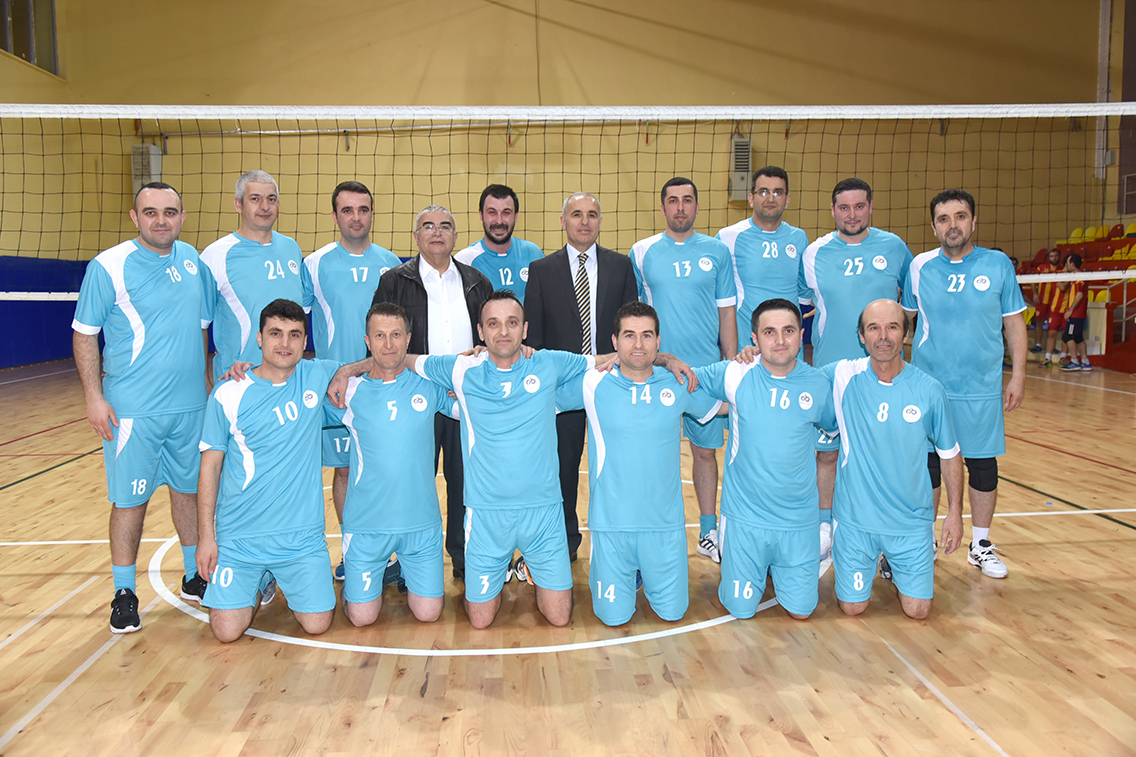 Kaymakaml�k Voleybol Turnuvas�nda �lk Galibiyet