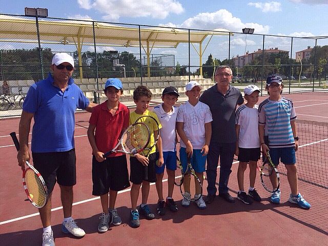 Tenis leni Festivale Renk Katt