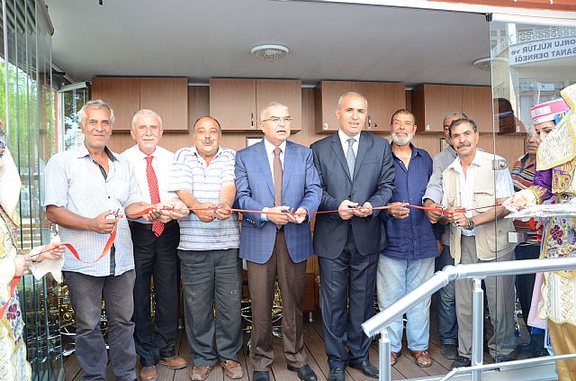 Lostra Salonu Hizmete Ald