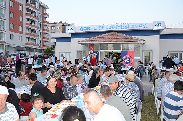 Trakya Koleji ve orlu Rotary Kulbnden ftar