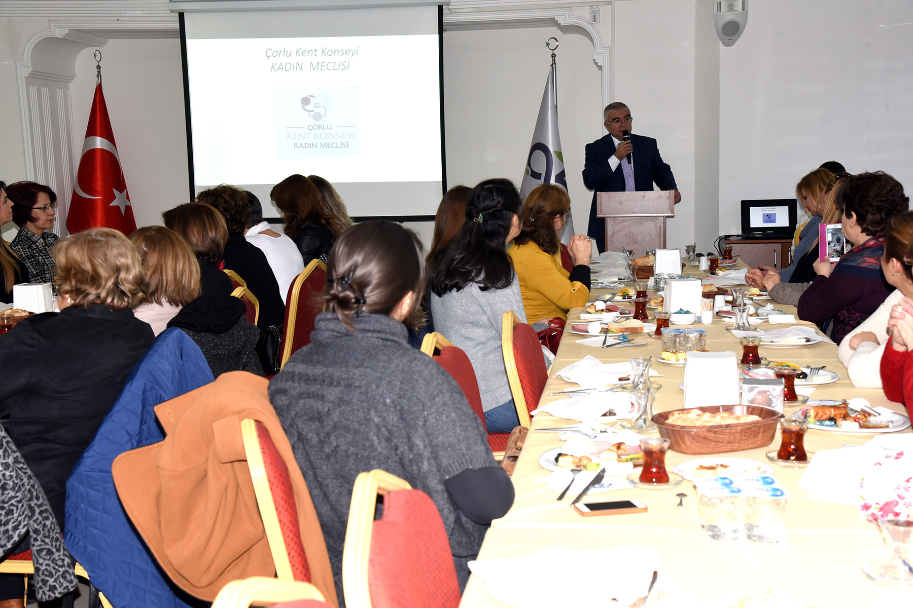 Ba�kan Baysan Kent Konseyi Kad�n Meclisi �le Bulu�tu