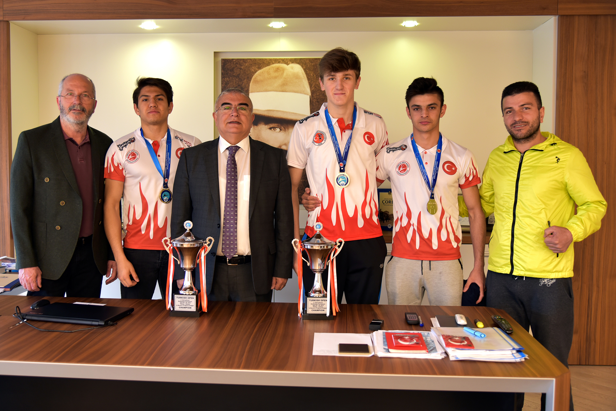 Madalyal� Kick Boks�ular�m�z Ba�kan Baysan�� Ziyaret Etti