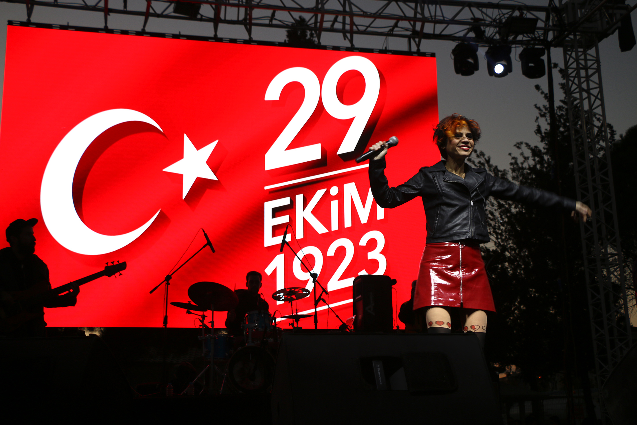 10 Binler Aydilge �le Co�tu