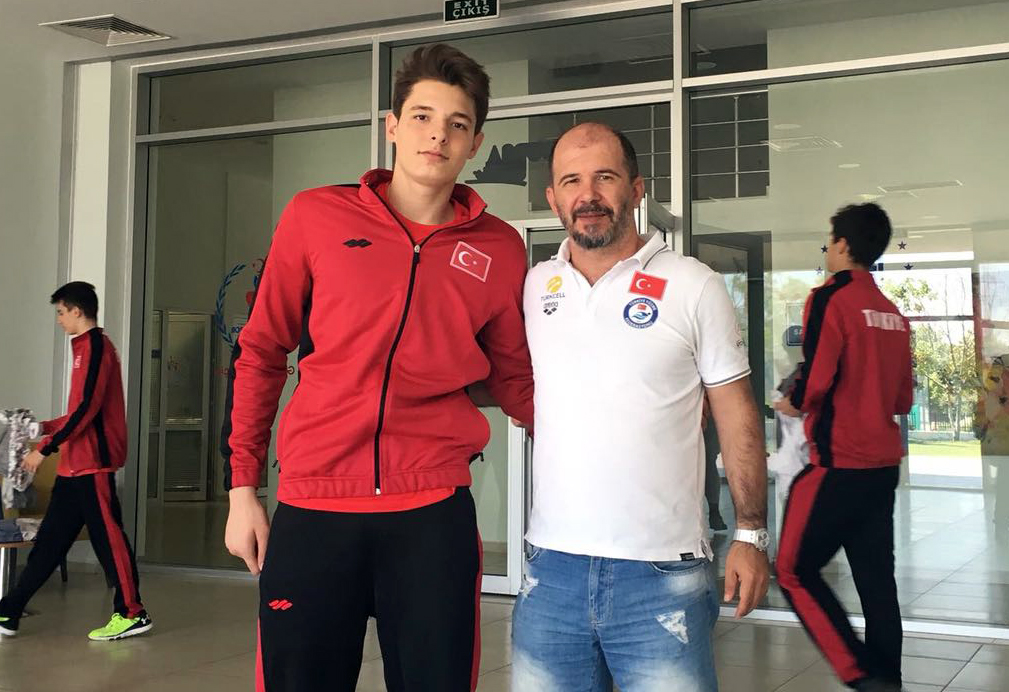 Y�z�c�m�z Yunanistan�da Milli Formay� Giyecek