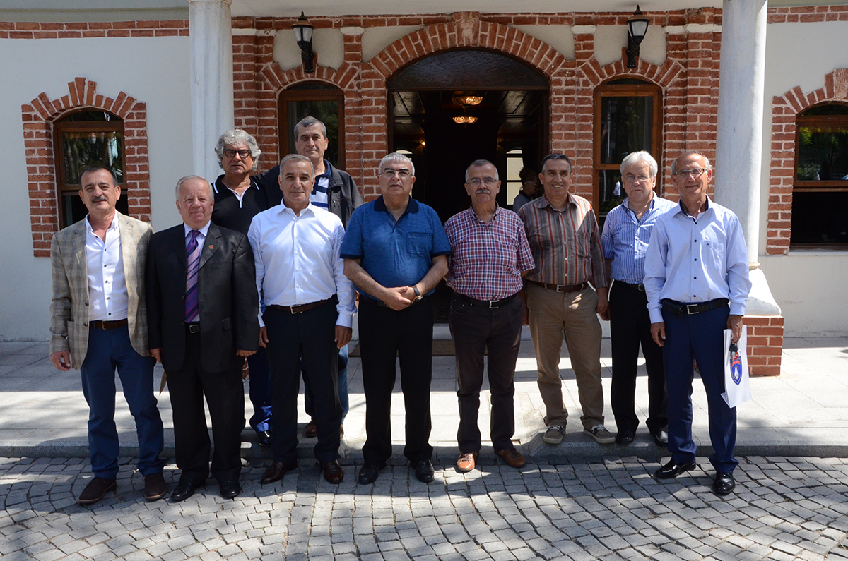 Gnl Sohbetleri Eski Dostlar ile Devam Etti