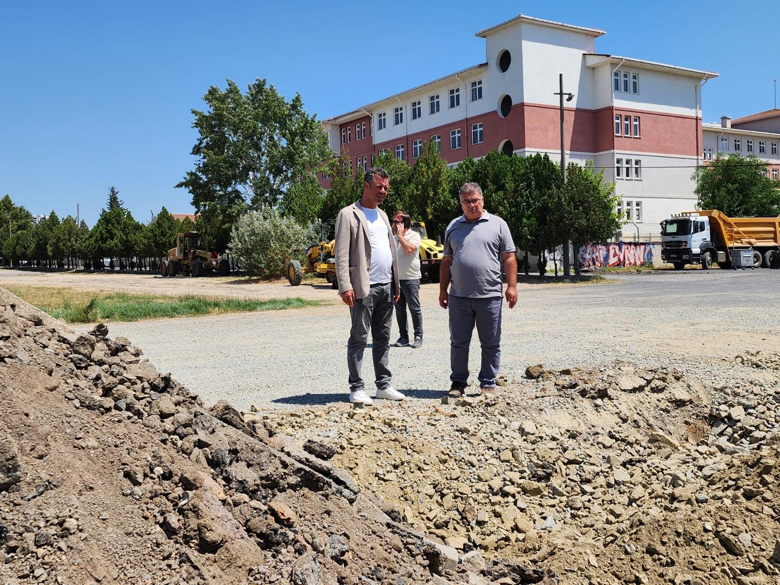 Okullar B�lgesinde Yol �al��malar� Ba�lad�