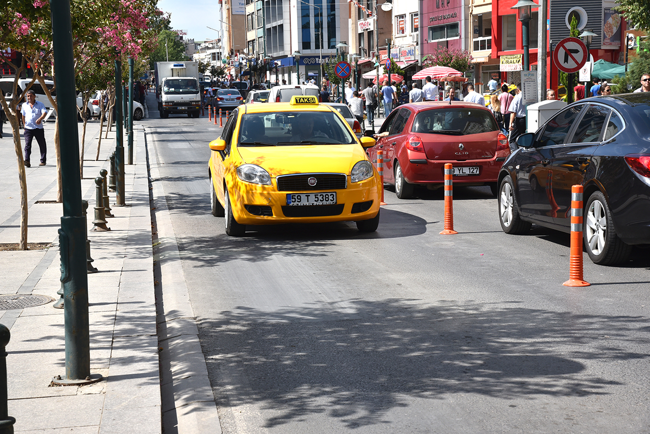 Omurtak Caddesi ift Ynl Olarak Ara Trafiine Ald
