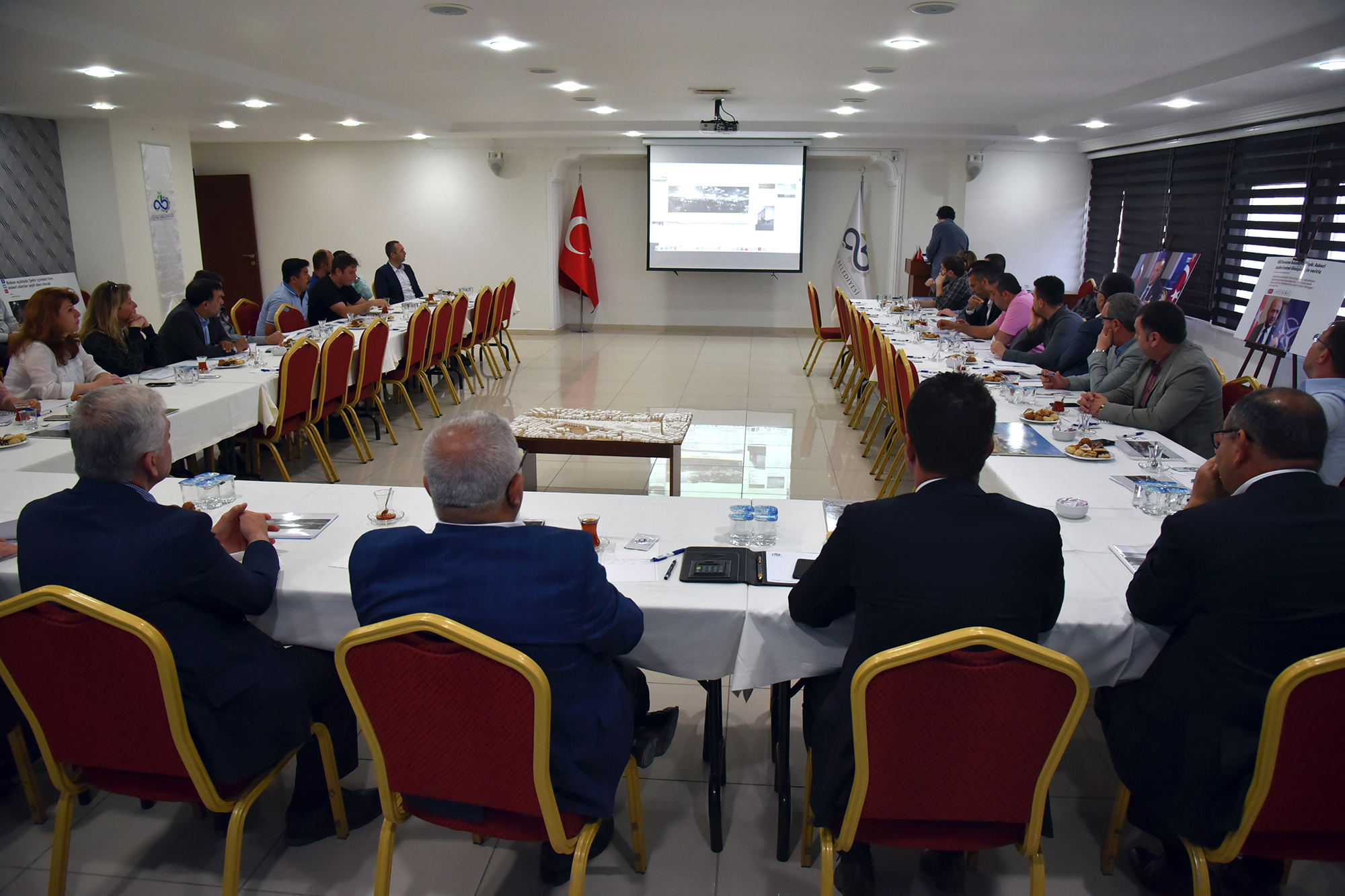 Bakan Baysan Kent Park Gndemiyle Meclis yeleri le Bulutu