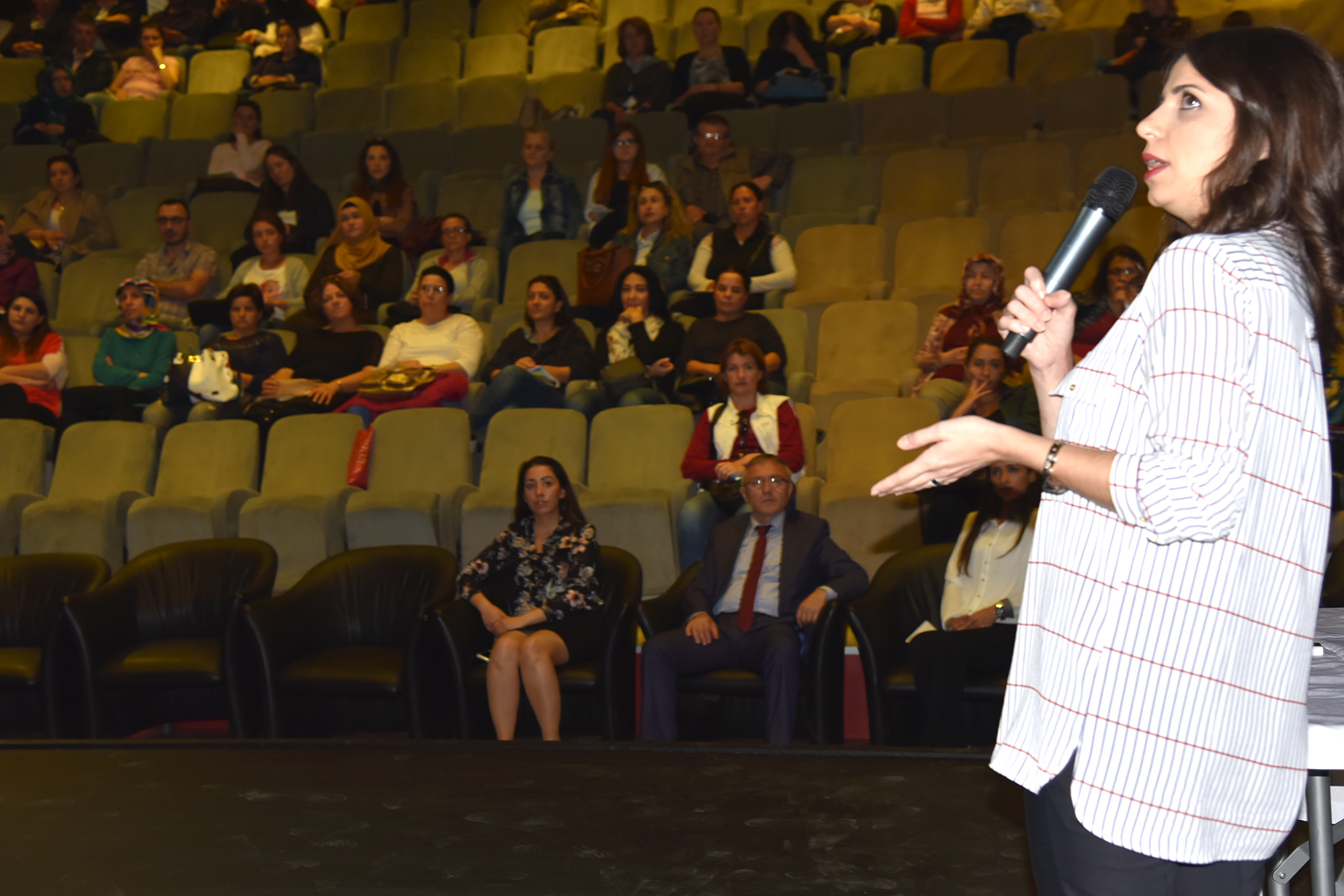 Aile ��i Etkili �leti�im Semineri D�zenlendi