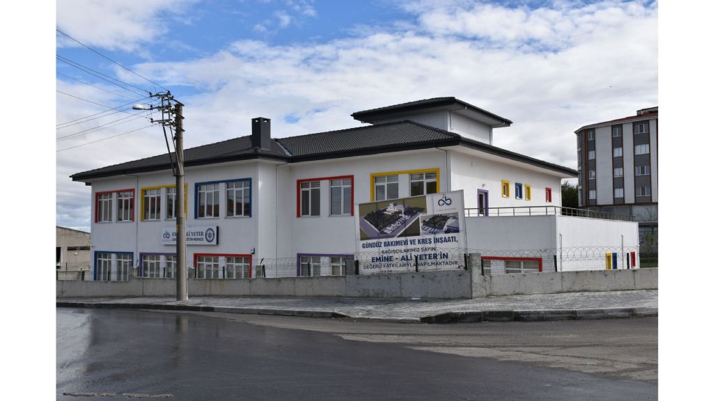Emine-Ali Yeter �ok Ama�l� E�itim Merkezi